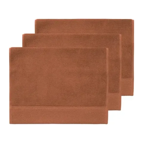 Serviette invité personnalisée brodée à Paris, coloris auburn (modèle Beaubourg, 100 % coton peigné zero-twist)