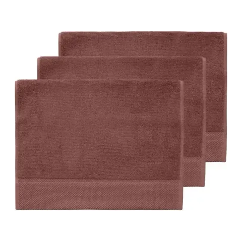 Serviette invité personnalisée brodée à Paris, coloris terre brûlée (modèle Beaubourg, 100 % coton peigné zero-twist)