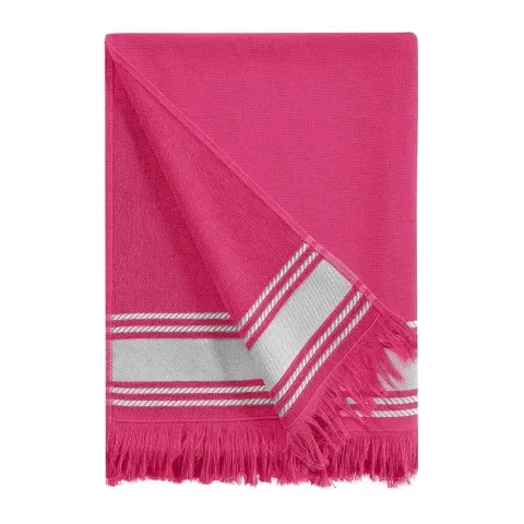 Drap de plage personnalisé brodé à Paris, coloris rose indien (modèle Longchamp, 100 % coton, face lisse et dos éponge)