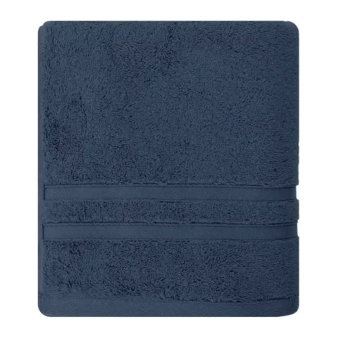 Serviette de bain personnalisée brodée à Paris, coloris indigo (modèle Royale, 80 % coton peigné · 20 % modal)